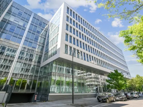 Bureaux à louer à Rueil-Malmaison avec rooftop et prestations haut de gamme