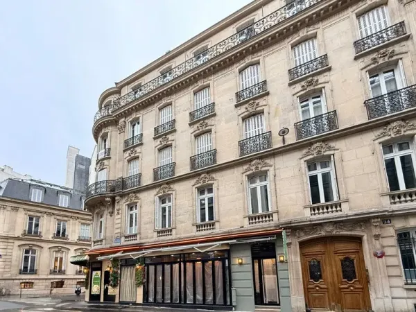 Location Bureau Paris 75008
