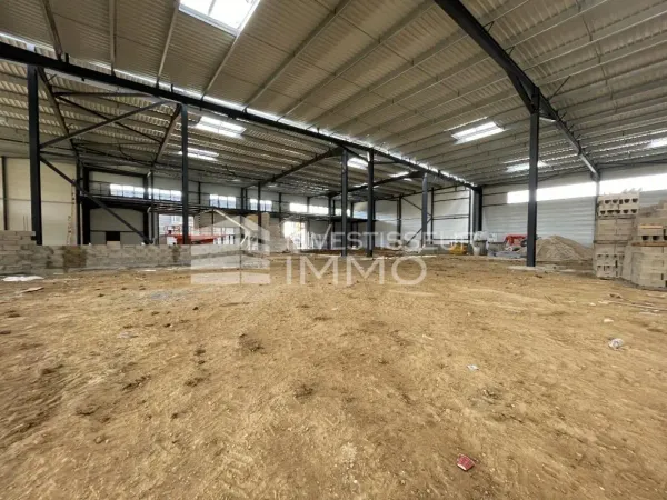 Location local d'activités 1 816m² La Queue-en-Brie
