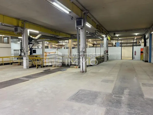 entrepôt à louer au bord de l'A4 de 1270m2 divisible à partir de 615m2