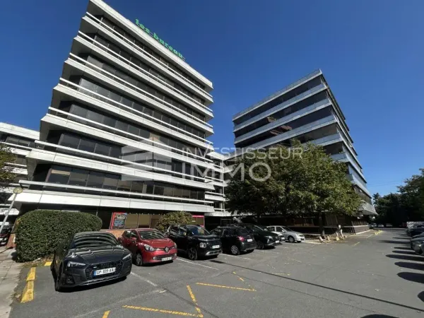 A LOUER BUREAU DE 20M² À CERGY-PREFECTURE AVEC 1 PLACE DE PARKING - EN SUS LOYER : à 250 euros HC- H