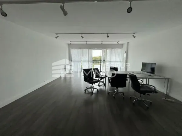 Bureau 105m² à louer - Emerainville