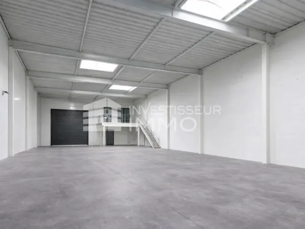 Local d'activités à vendre - 370 m² - secteur Marne-la-Vallée