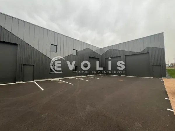 LOCAUX A LA LOCATION 