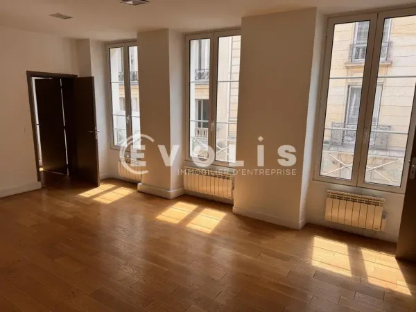 Location Bureau Paris 75008