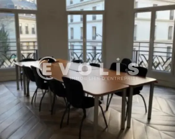 Location Bureau Paris 75008