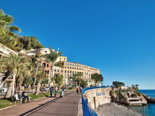 NICE QUAI DES ETATS UNIS - STUDIO DE 30M² A VENDRE - VUE MER - IDEAL INVESTISSEMENT LOCATIF - 