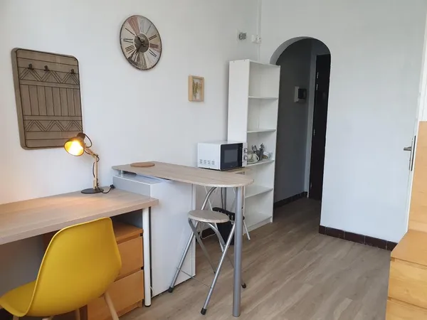 Chambre de 16m2 à louer sur Arles