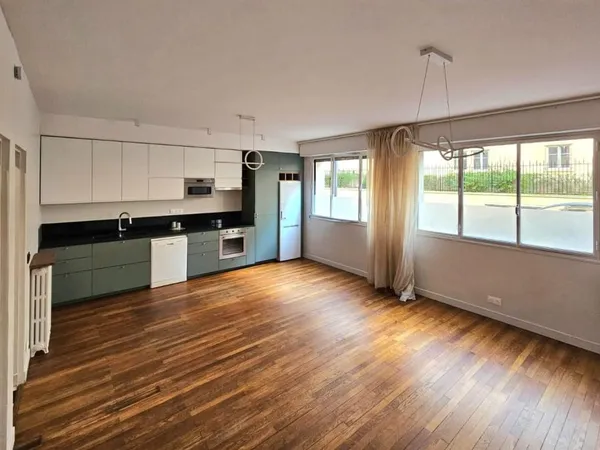 Appartement de 75m2 à louer sur Paris 17