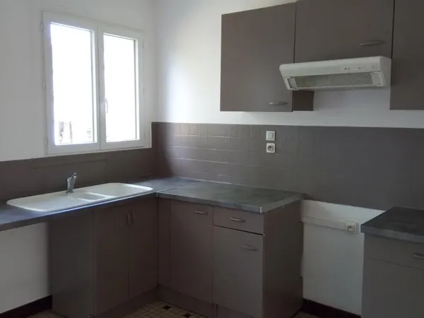 Maison de 77m2 à louer sur Coron
