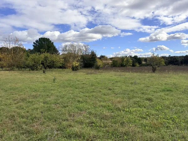 Terrain en individuel 300 m²