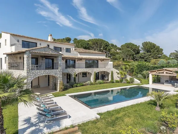 Villa 9 pièces 450 m²