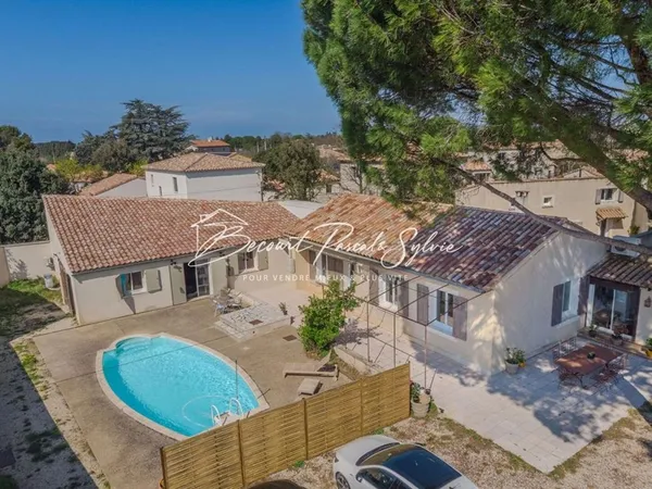 Villa 6 pièces 210 m²