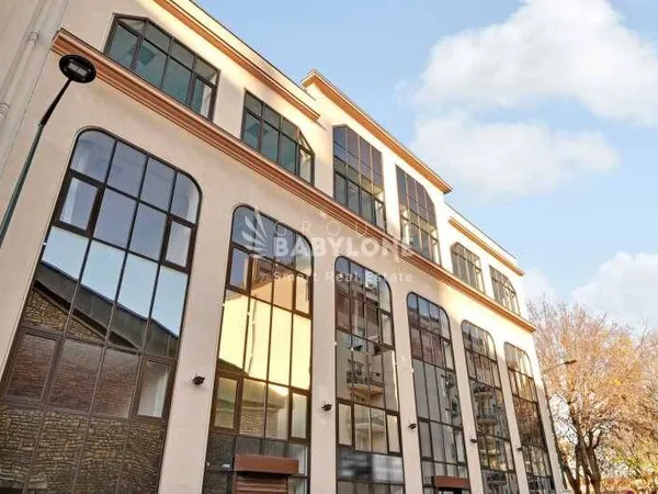 Bureaux 1484 m² 