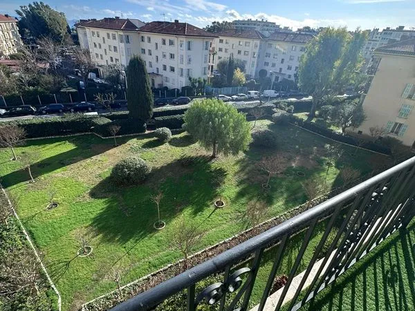 Appartement - 4ème étage - 70 m2 - 3 pièces - Meublé 