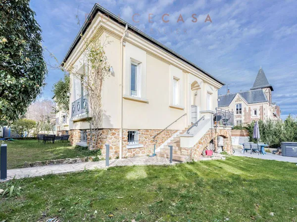 Maison 10 pièces 300 m² 