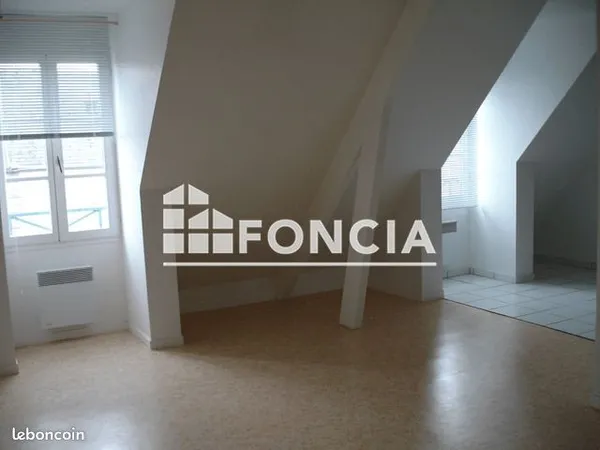 Studio 1 pièce 27 m² 