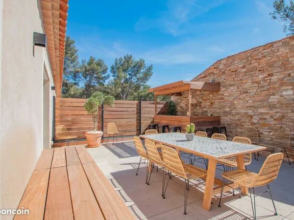 Superbe appartement t3 de standing - grande terrasse - pinède & calme absolu 