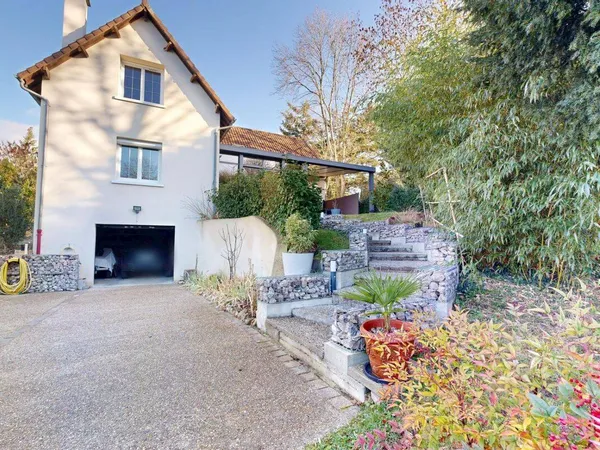 Maison 8 pièces 196 m² 
