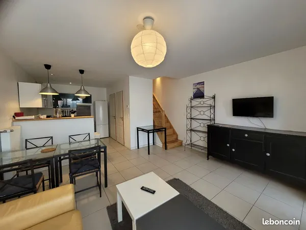 1 étage dans maison 75 m2 