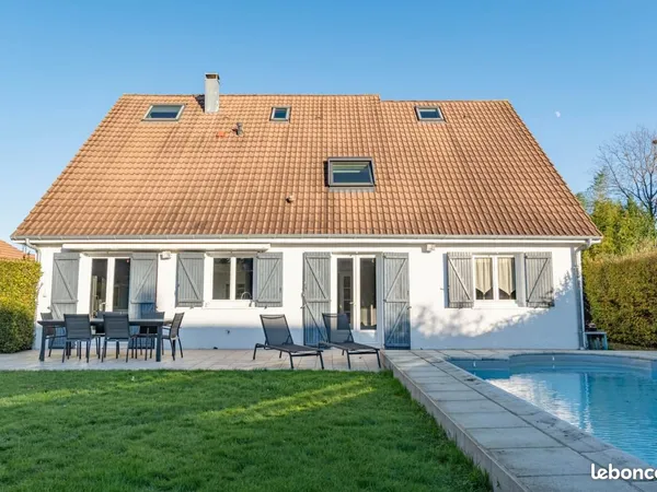 Maison 8 pièces 202 m² 