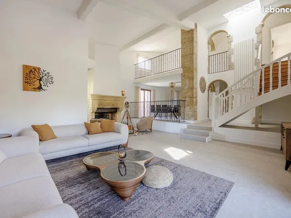 Villa 7 pièces 181 m² 