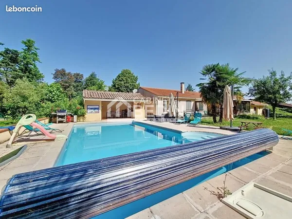 Maison 6 pièces 217 m² 