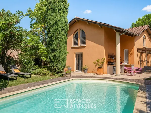 Maison d'architecte avec piscine au calme dans secteur résidentiel 