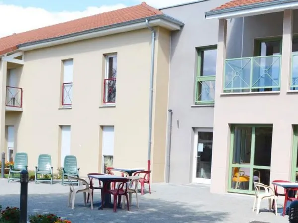 Chambre EHPAD LMNP - Randan (63) - bail 12 ans - sans intermédiaire 