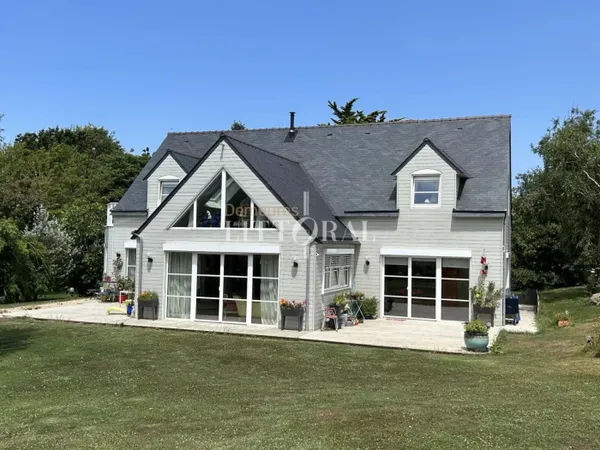 Maison ossature bois et son gîte à la mer - source, vue mer 