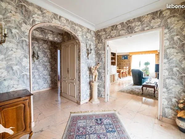 Maison 7 pièces 225 m² 