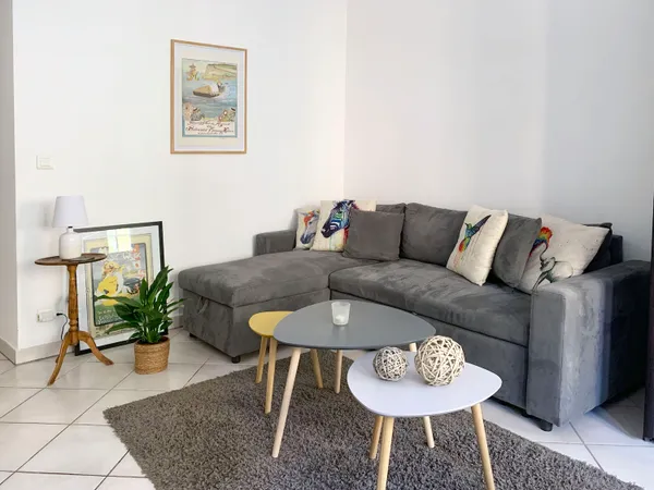 Loue appartement meublé à deux pas de Monaco 