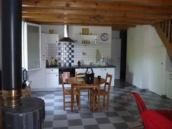 Jolie maison à la campagne mais près de toutes commodités 