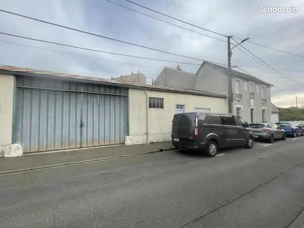 Maison 6 pièces 251 m² 