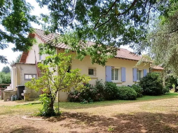 Maison sur 5000m² de parc 
