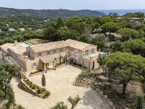 Villa Méditerranéenne aux Prestations Para-Hôtelières 