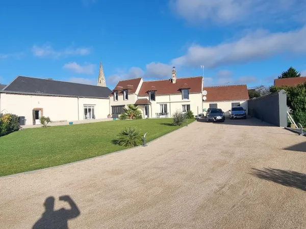 Châteaudun : villa de 256m2 à vendre 371000 EUR 