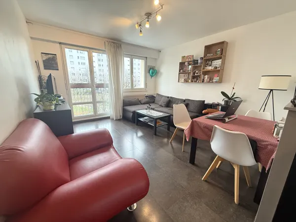 Hoenheim 3 pièces 70m2 avec cave et parking 