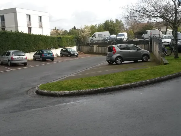 Parking a louer 