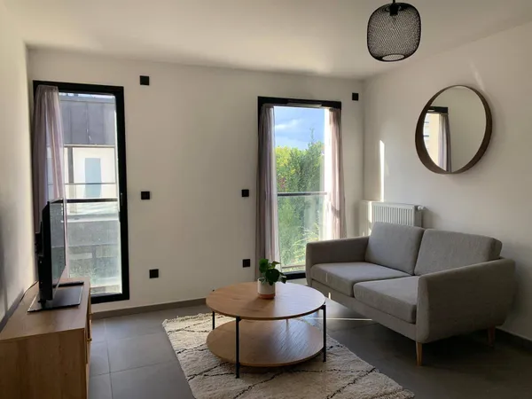 Loue appartement T2 refait à neuf à Noisy-Le-Grand centre 