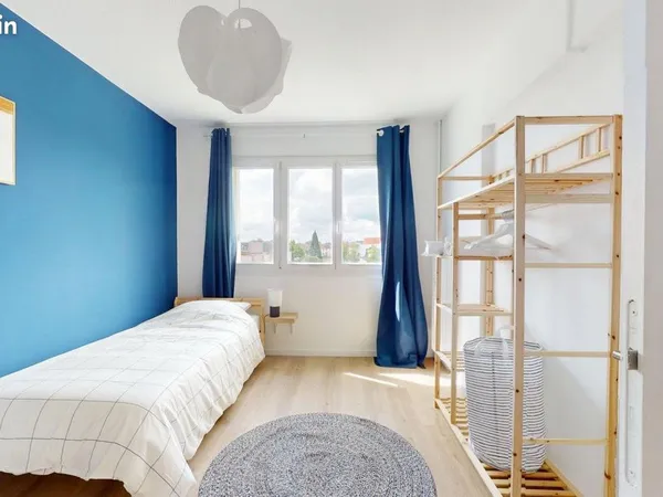 Chambre 5 pièces 79 m² 