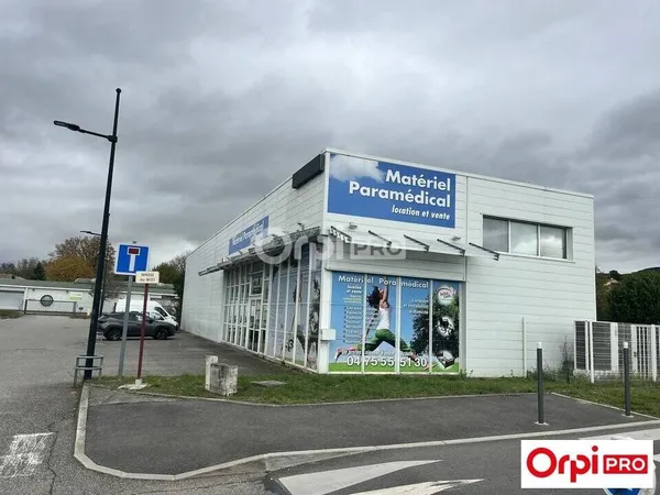 Local commercial 450 m² 