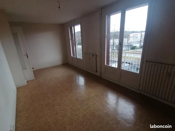 Loue appartement T2 690e 
