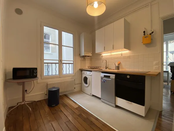 Appartement 2 p à PARIS 1er 