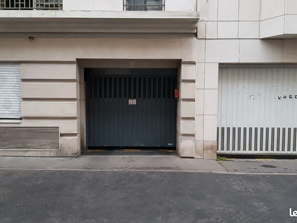 Parking - Garage Location Paris 11e Arrondissement   100€