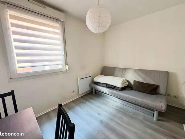 ✨ Studio meublé 18 m² - Métro Montebello 5 min - TV + Machine à laver - Quartier Wazemmes / 