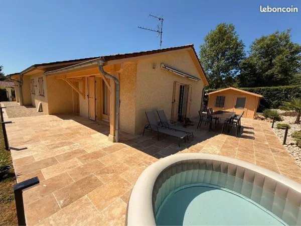 Maison rénovée 4 chambres avec panneaux solaires - Marsonnas 