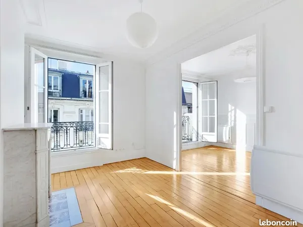 Appartement lumineux - 42m² - Paris Gambetta 