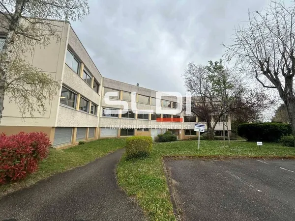 Bureaux 150 m² 