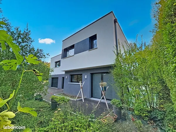 Maison 8 pièces 176 m² 